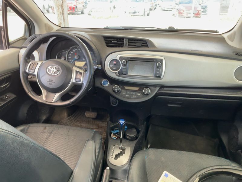 Toyota Yaris 1.5 Hybrid Style 2014 – снимка 17