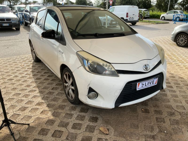 Toyota Yaris 1.5 Hybrid Style 2014 – снимка 12