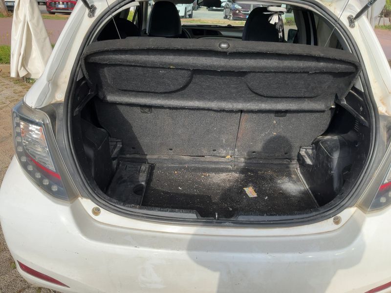 Toyota Yaris 1.5 Hybrid Style 2014 – снимка 15