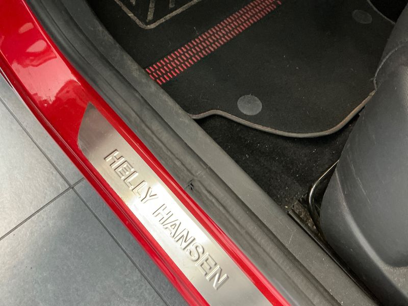 Renault Captur 1.5 dCi Energy Helly Hansen 2015 – снимка 26