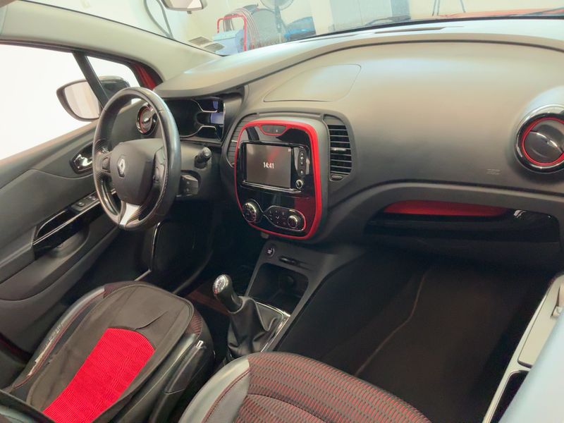 Renault Captur 1.5 dCi Energy Helly Hansen 2015 – снимка 17