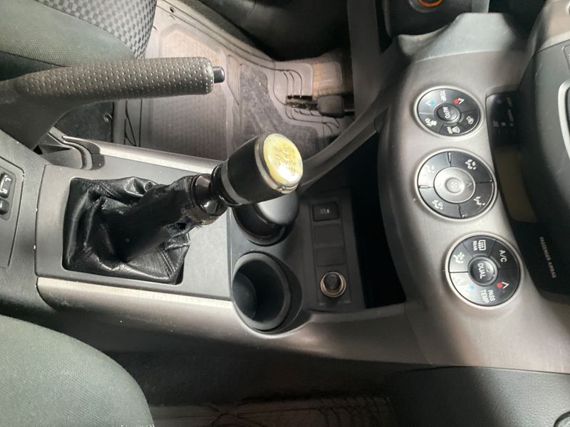 Toyota RAV 4 2.2 D-4D Life 2011 – снимка 27