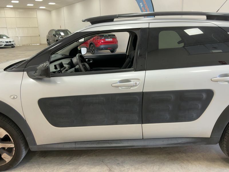 Citroen C4 Cactus 1.6 Blue-HDi Feel 2017 – снимка на щета 4
