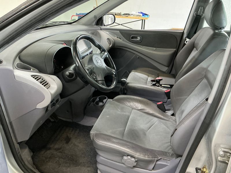 Nissan Almera Tino 1.8 Tekna 2005 – снимка 3