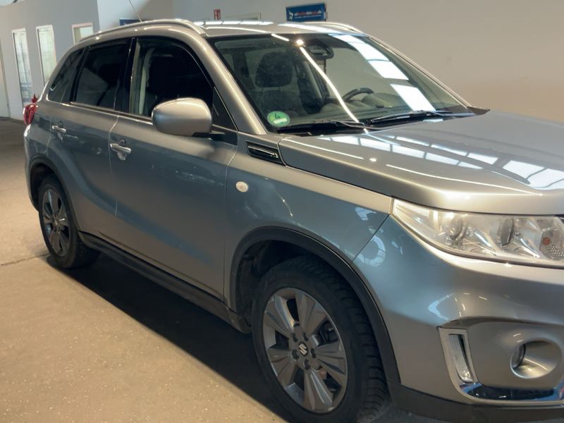 Suzuki Vitara 1.0 BoosterJet Comfort 4x4 2019 – снимка 12