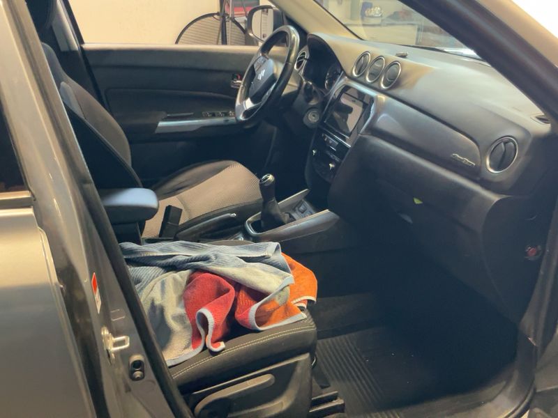 Suzuki Vitara 1.0 BoosterJet Comfort 4x4 2019 – снимка 17