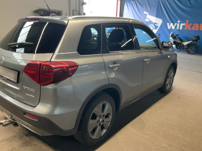 Suzuki Vitara 1.0 BoosterJet Comfort 4x4 2019 – снимка 8