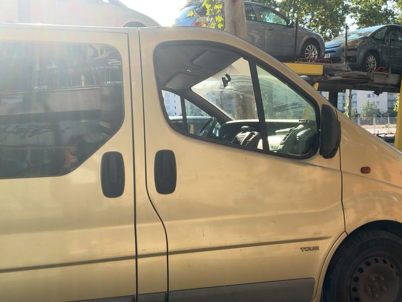 Opel Vivaro 2.5 DTI / CDTI Tour 2005 – снимка 10
