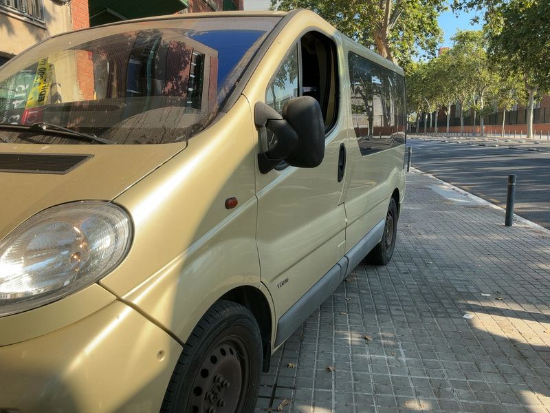 Opel Vivaro 2.5 DTI / CDTI Tour 2005 – снимка 2