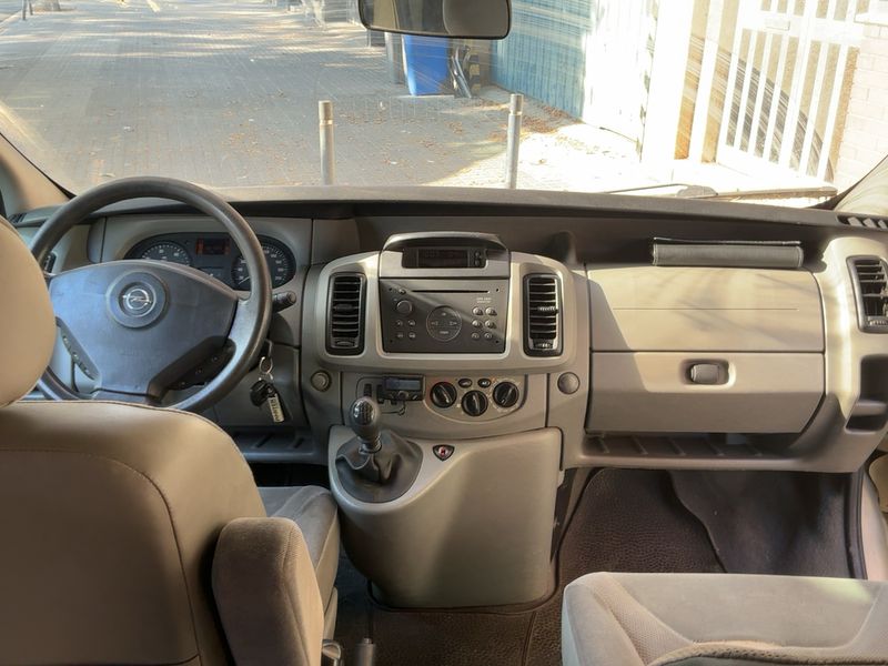Opel Vivaro 2.5 DTI / CDTI Tour 2005 – снимка 17