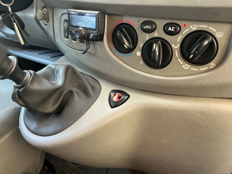 Opel Vivaro 2.5 DTI / CDTI Tour 2005 – снимка 31