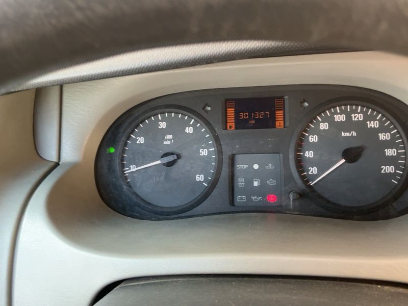 Opel Vivaro 2.5 DTI / CDTI Tour 2005 – снимка 18