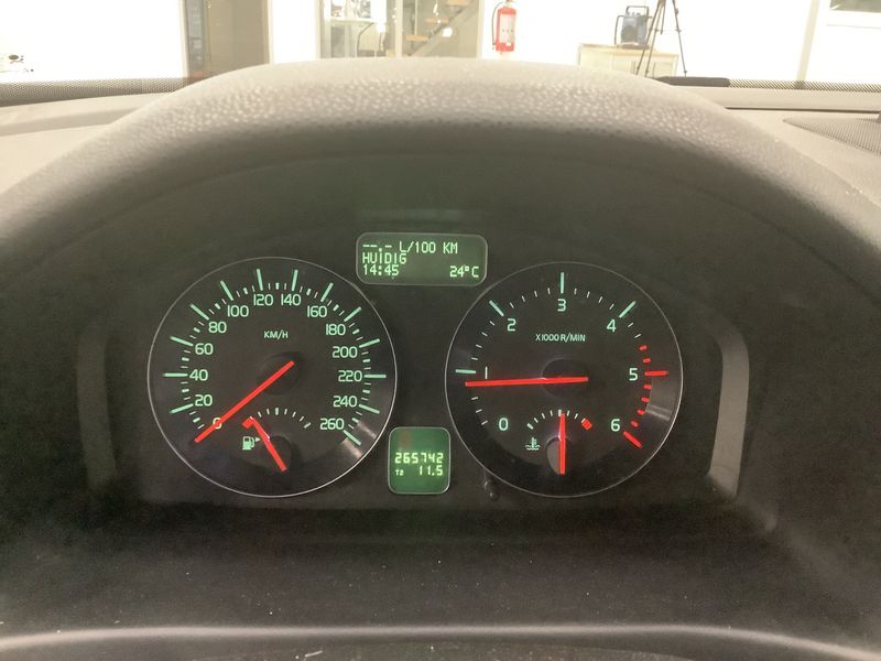 Volvo V50 1.6 D2 Business Edition 2011 – снимка 4