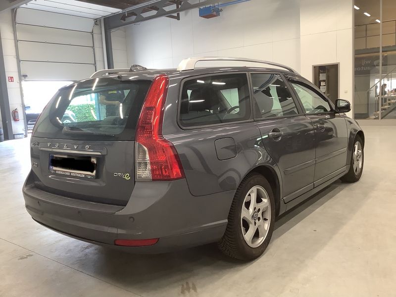 Volvo V50 1.6 D2 Business Edition 2011 – снимка 2