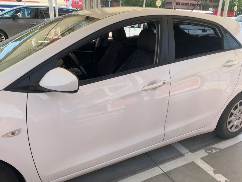Hyundai i30 1.4 Essence 2015 – снимка 4