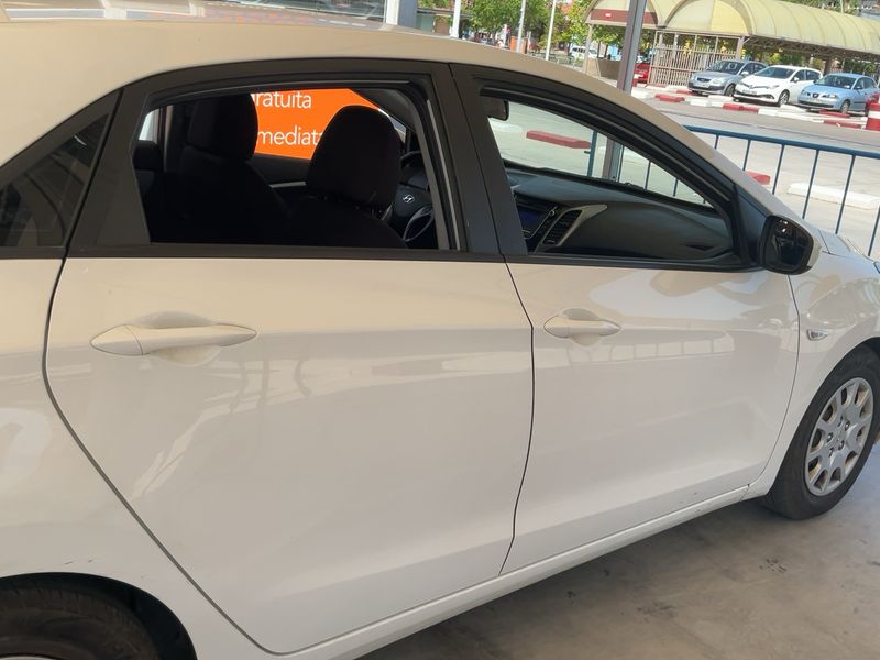Hyundai i30 1.4 Essence 2015 – снимка 10