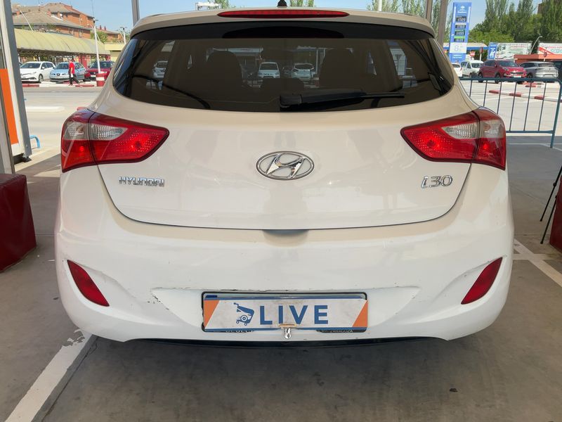 Hyundai i30 1.4 Essence 2015 – снимка 7