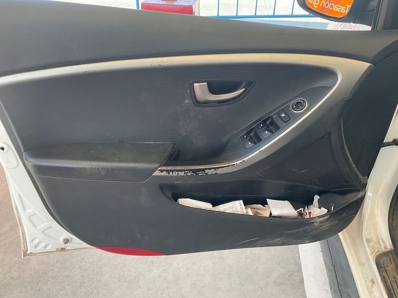 Hyundai i30 1.4 Essence 2015 – снимка 27