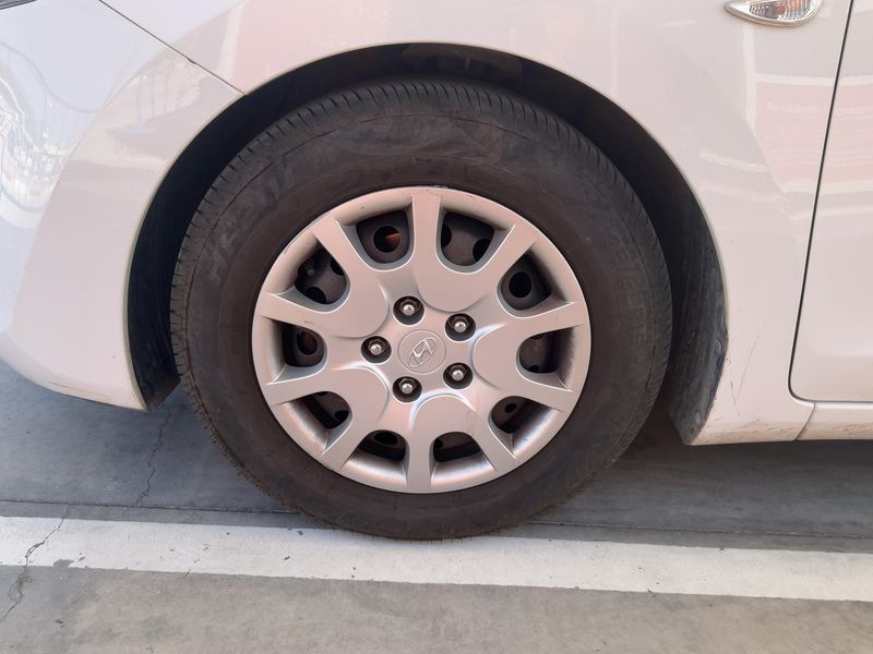 Hyundai i30 1.4 Essence 2015 – снимка 3