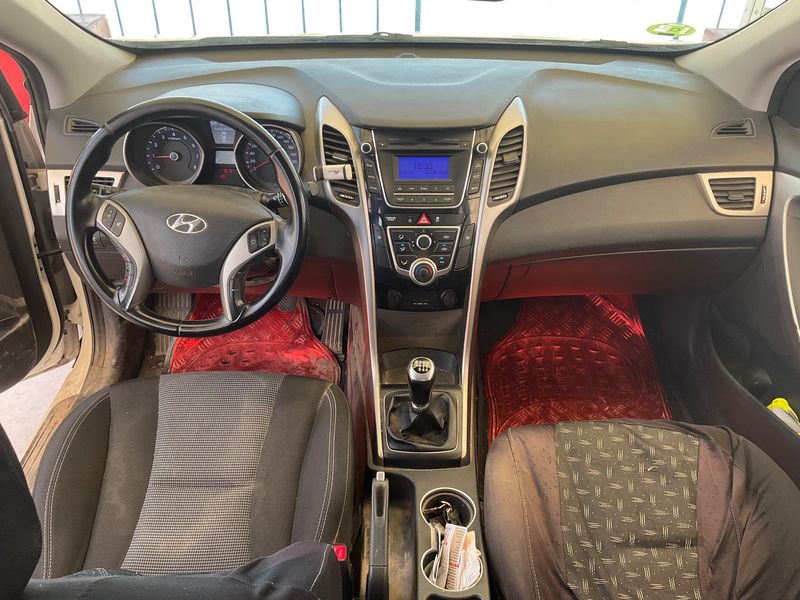 Hyundai i30 1.4 Essence 2015 – снимка 17