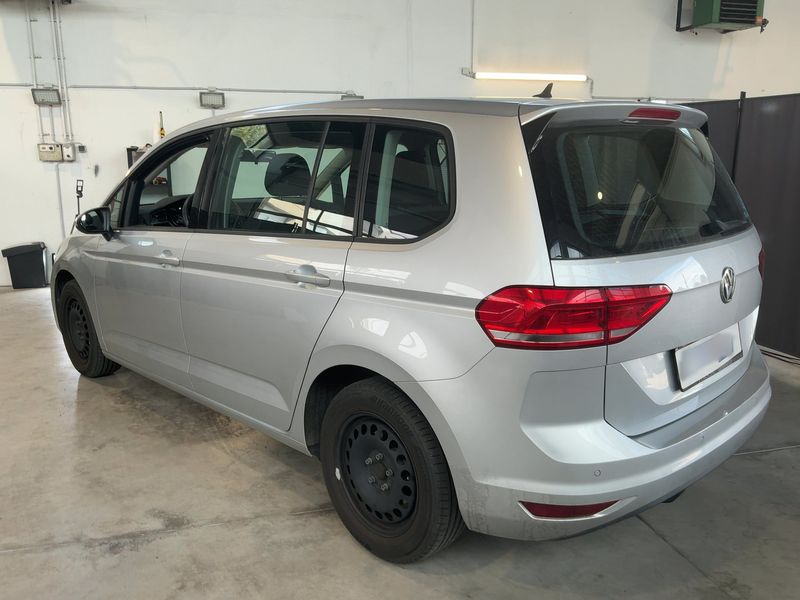 Volkswagen Touran 1.6 TDI Trendline BlueMotion Tech 2017 – снимка 6