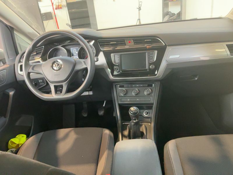 Volkswagen Touran 1.6 TDI Trendline BlueMotion Tech 2017 – снимка 18