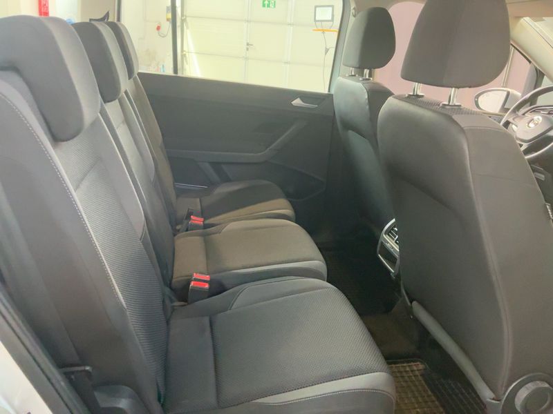 Volkswagen Touran 1.6 TDI Trendline BlueMotion Tech 2017 – снимка 20