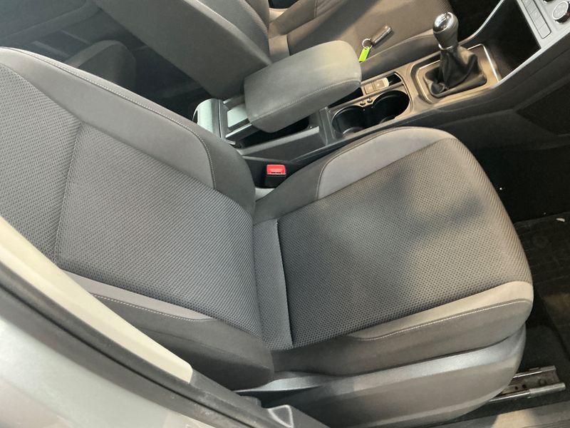 Volkswagen Touran 1.6 TDI Trendline BlueMotion Tech 2017 – снимка 34