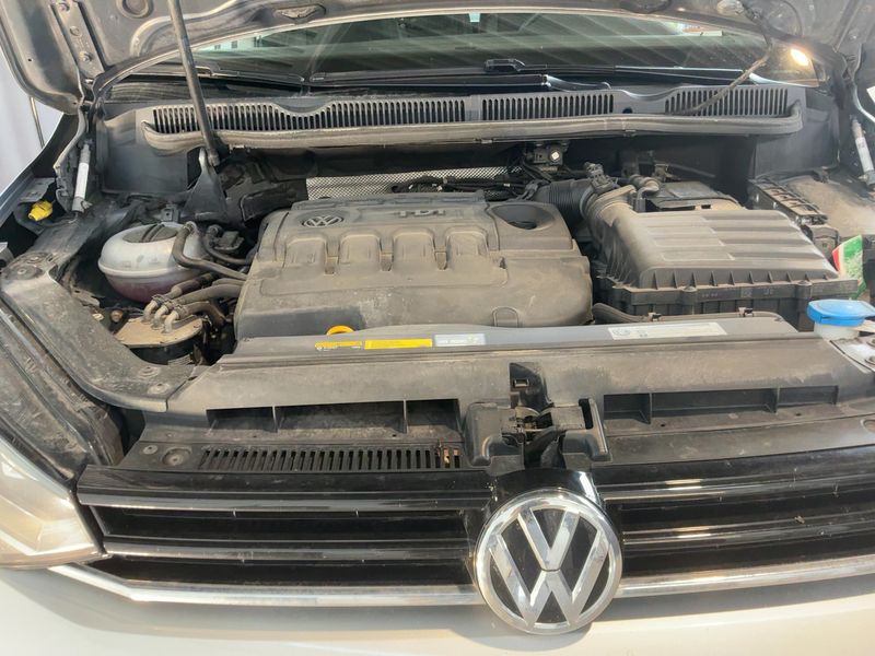 Volkswagen Touran 1.6 TDI Trendline BlueMotion Tech 2017 – снимка 24