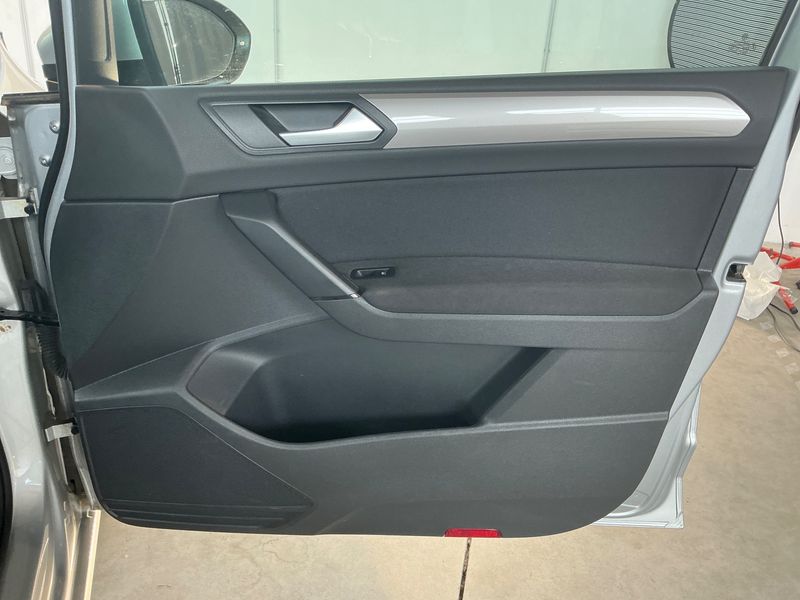 Volkswagen Touran 1.6 TDI Trendline BlueMotion Tech 2017 – снимка 35