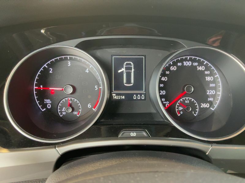 Volkswagen Touran 1.6 TDI Trendline BlueMotion Tech 2017 – снимка 19
