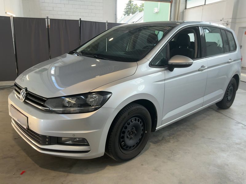 Volkswagen Touran 1.6 TDI Trendline BlueMotion Tech 2017 – снимка 1