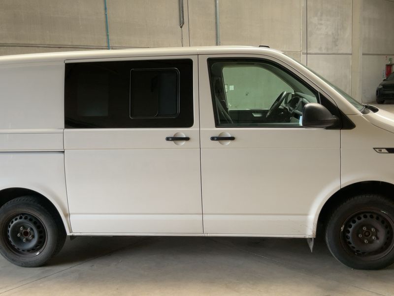 Volkswagen T6 Transporter 2.0 TDI Kasten FWD 2021 – снимка 10