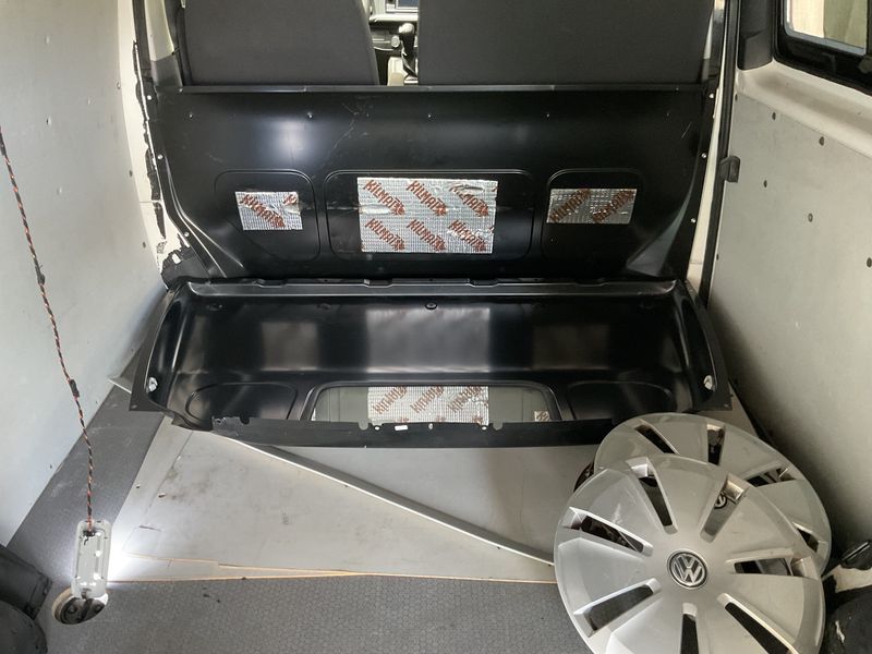 Volkswagen T6 Transporter 2.0 TDI Kasten FWD 2021 – снимка 23