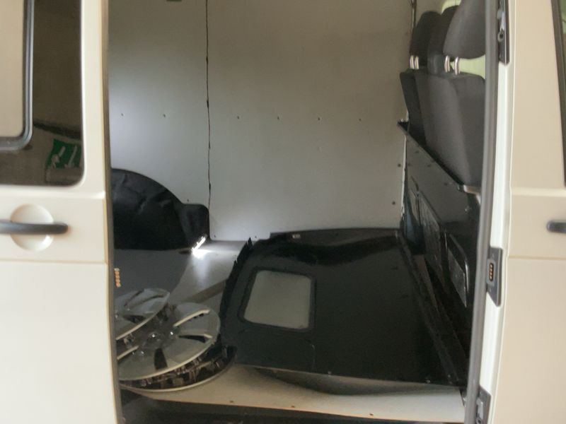 Volkswagen T6 Transporter 2.0 TDI Kasten FWD 2021 – снимка 19