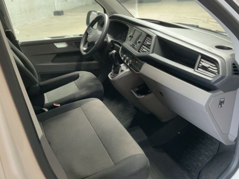 Volkswagen T6 Transporter 2.0 TDI Kasten FWD 2021 – снимка 16