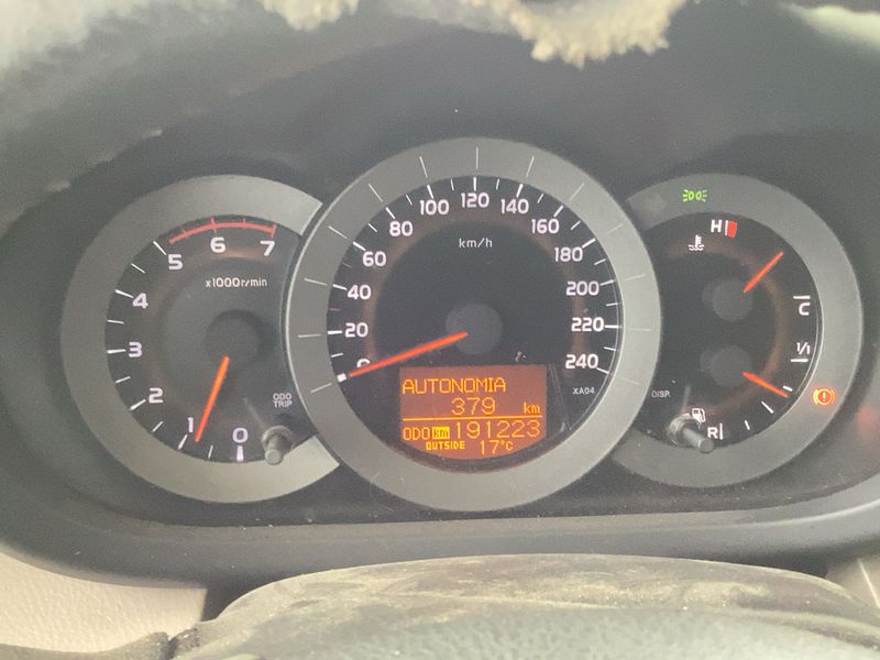 Toyota RAV 4 2.2 D-CAT Sol 2006 – снимка 18
