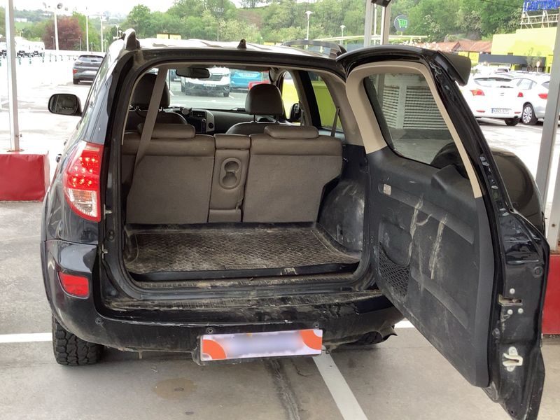 Toyota RAV 4 2.2 D-CAT Sol 2006 – снимка 15
