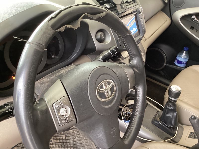 Toyota RAV 4 2.2 D-CAT Sol 2006 – снимка 28