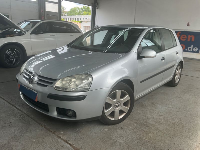 Volkswagen Golf V 2.0 FSI Comfortline 2004 – снимка 1