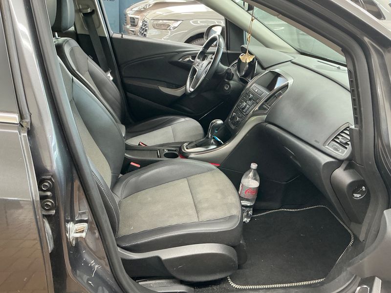 Opel Astra 1.4 Turbo Innovation 2011 – снимка 3