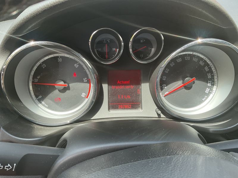 Opel Insignia 2.0 CDTI Innovation 2011 – снимка 4