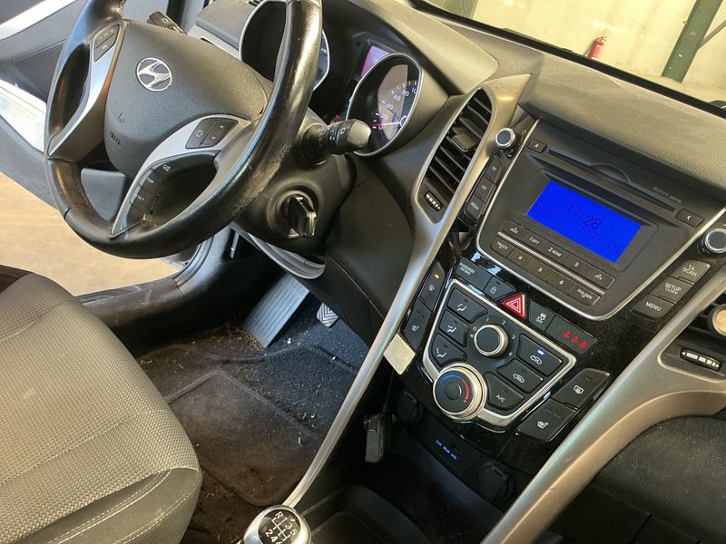 Hyundai i30 1.6 GDI Style 2014 – снимка 33
