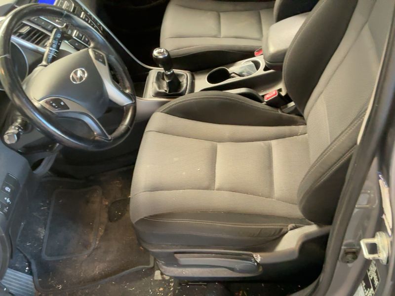 Hyundai i30 1.6 GDI Style 2014 – снимка 16