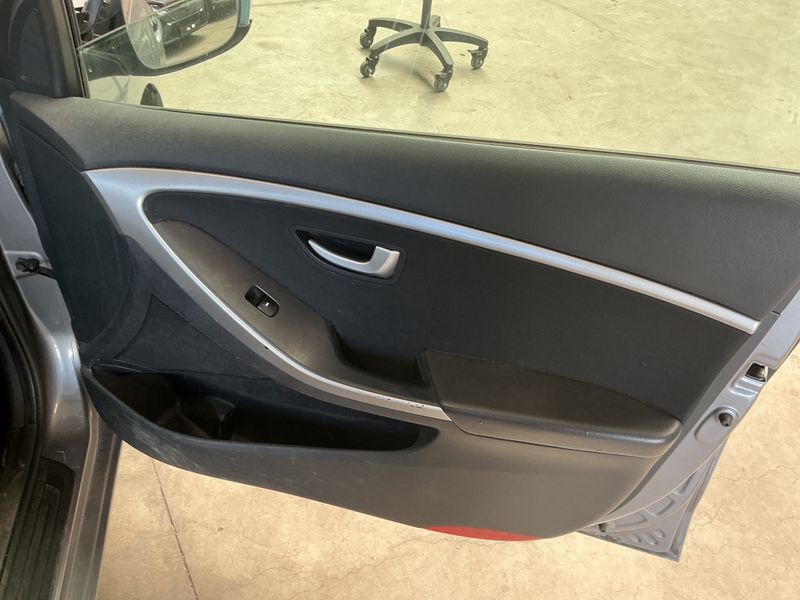 Hyundai i30 1.6 GDI Style 2014 – снимка 31