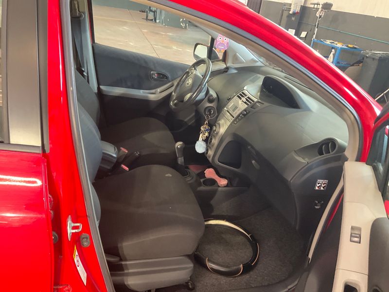 Toyota Yaris 1.0 VVT-i 2006 – снимка 3