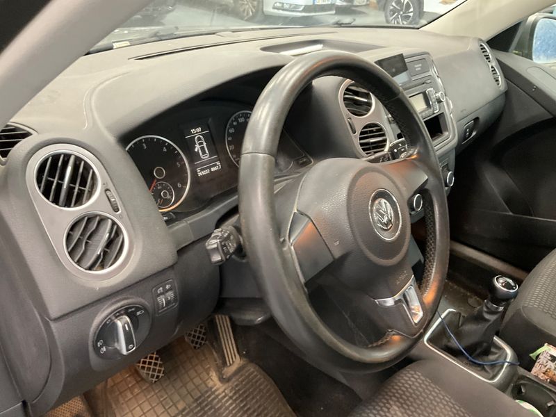 Volkswagen Tiguan 2.0 TDI BlueMotion Tech 2011 – снимка 27