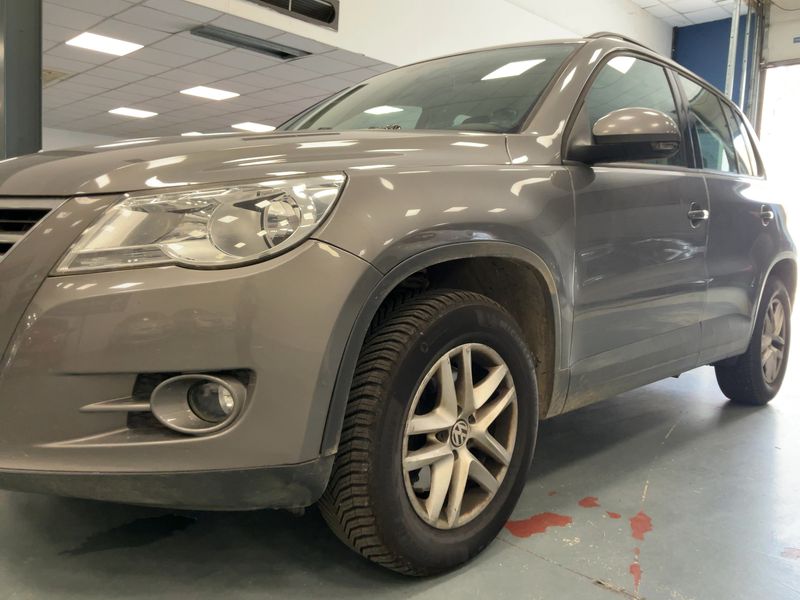 Volkswagen Tiguan 2.0 TDI BlueMotion Tech 2011 – снимка 2