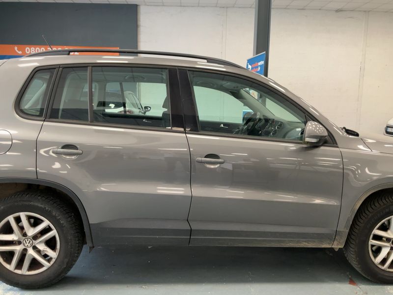Volkswagen Tiguan 2.0 TDI BlueMotion Tech 2011 – снимка на щета 10