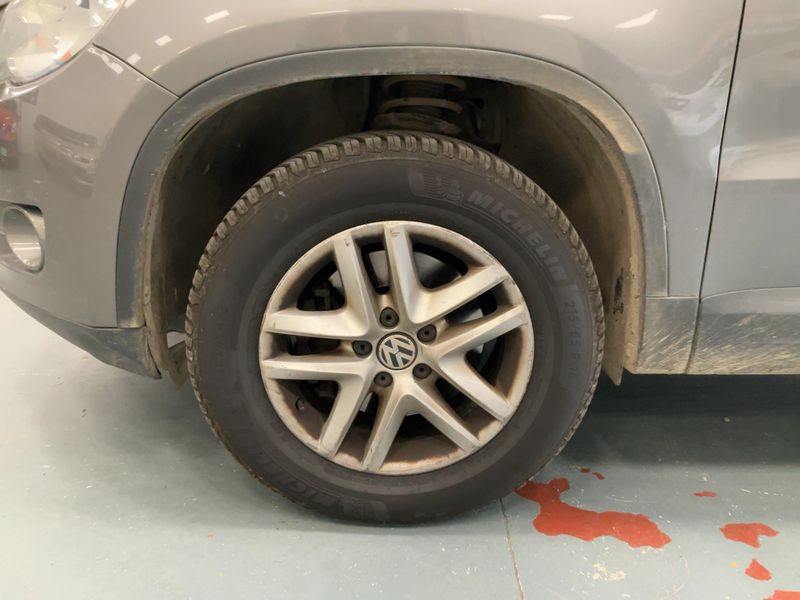 Volkswagen Tiguan 2.0 TDI BlueMotion Tech 2011 – снимка 3